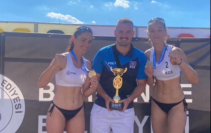 Kosova fiton medalje në Kampionatin Ballkanik të Beach Volley për herë të parë në histori
